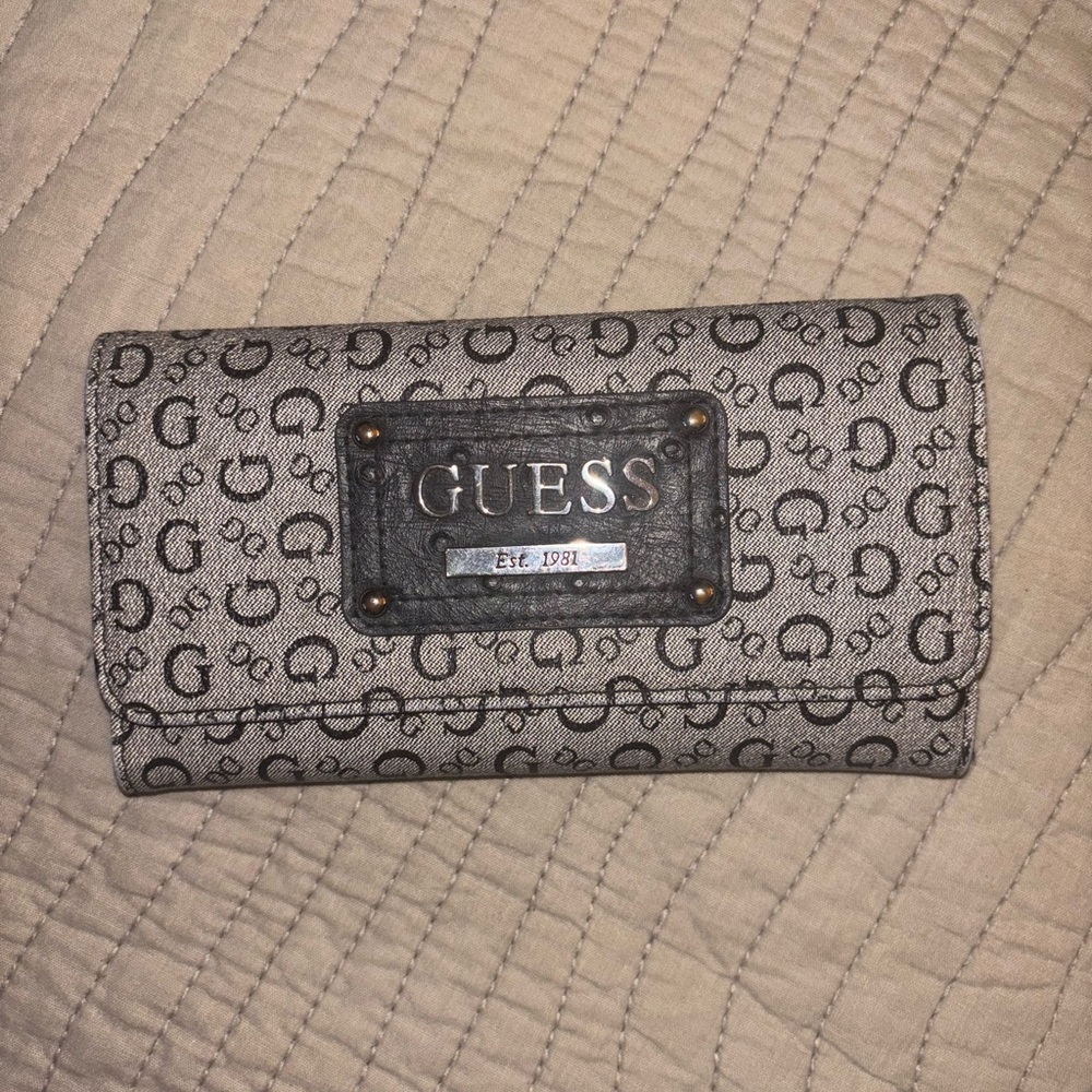 GUESS Monogrammed Gray Wallet